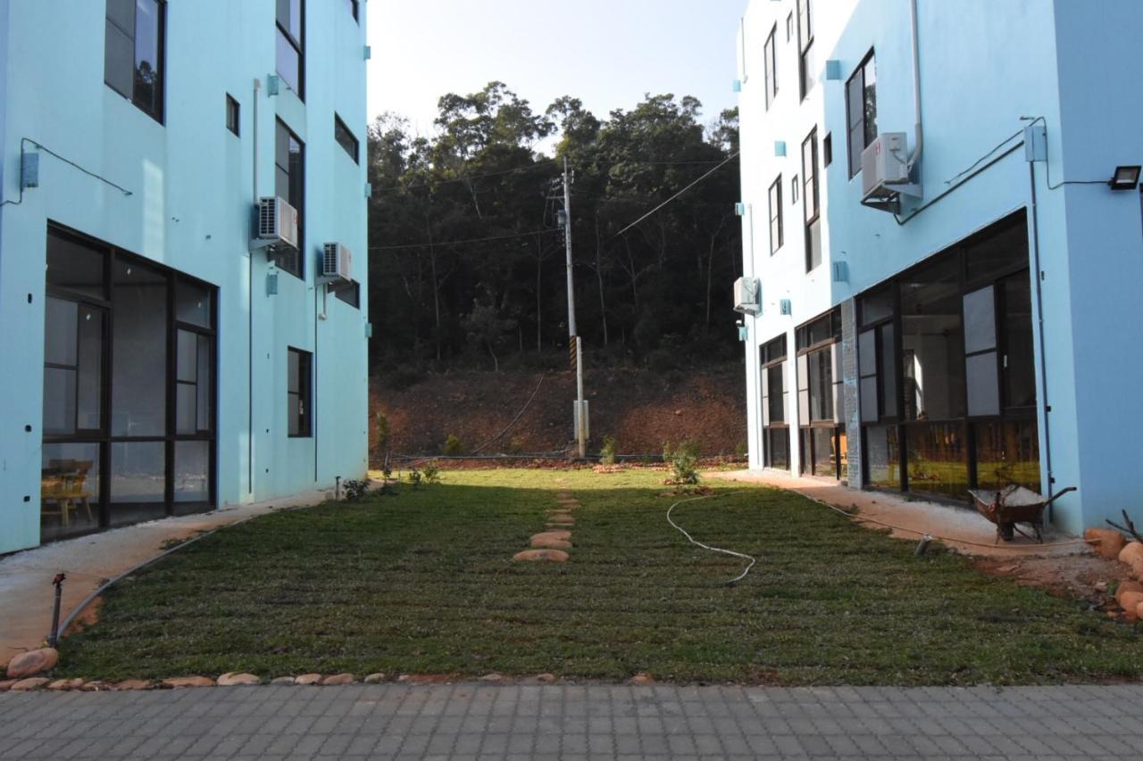巨缿民宿巨象民宿 Sanyi Exterior foto